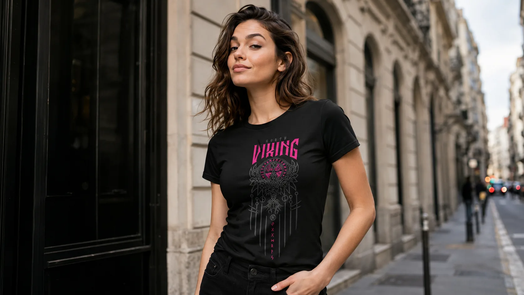 9 Welten Wikinger T-Shirt Damen – runischer Kreis der neun nordischen Reiche in heller Linienführung auf dunklem Stoff